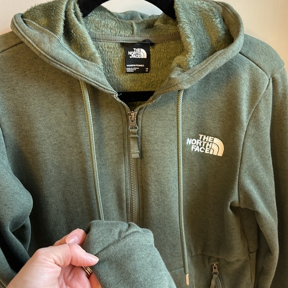 New without tags Green North Face zip up - Picture 2 of 3